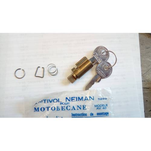 SERRATURA MOTOBECANE  ORIGINALE...